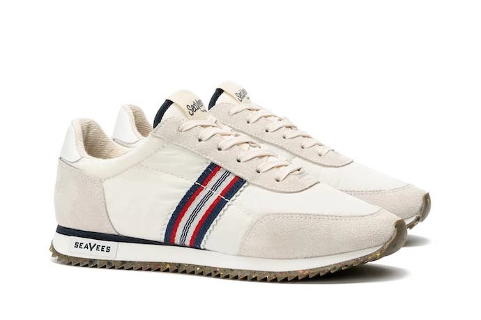 seavees royal runners in white