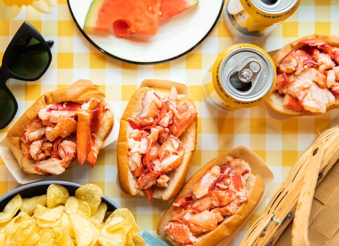 luke's lobster roll kit with beers and chips
