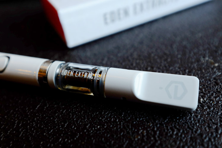 The 10 Best THC Oil Vape Pens To Celebrate 710 Day | Free ...