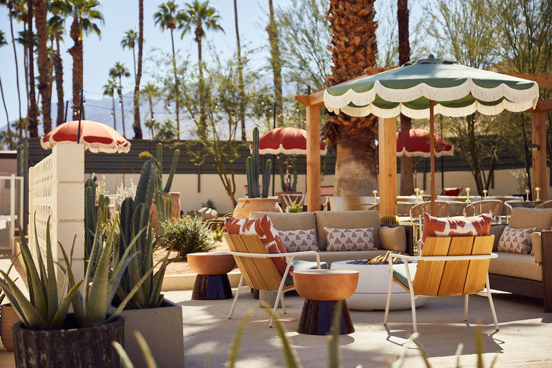 Life House Goes West | A Palm Springs Retreat With Bourbon-Glazed ...