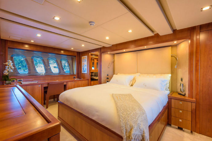 casino royale yacht stateroom