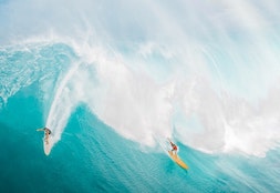 "Big Wave Surfer" Captures the Death-Defying Pursuit to Ride Massive Waves
