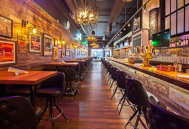 Best Bars Near Willis Tower Chicago Urbandaddy