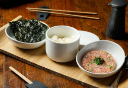 How to Construct the Perfect Hand Roll