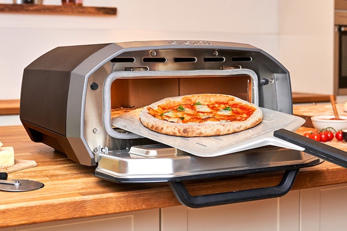 This Indoor Pizza Oven Cooks Pies at 850 Degrees