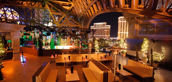 inside eiffel tower restaurant las vegas