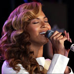 Beyoncé Hijacks a Karaoke Party